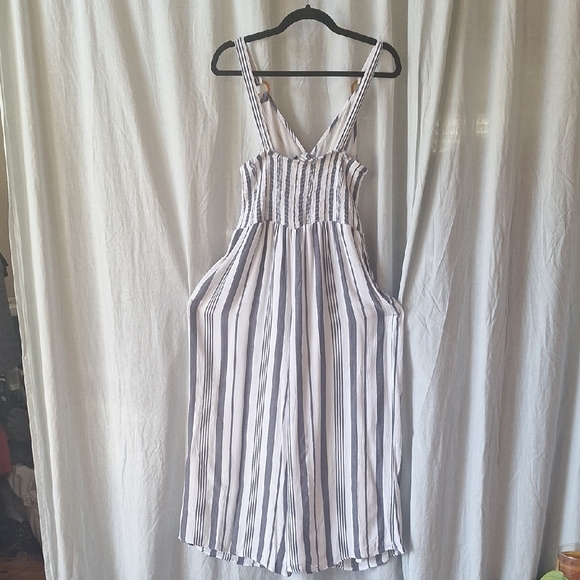 American Eagle Striped Blue and White Jumpsuit Size L - Picture 2 of 3